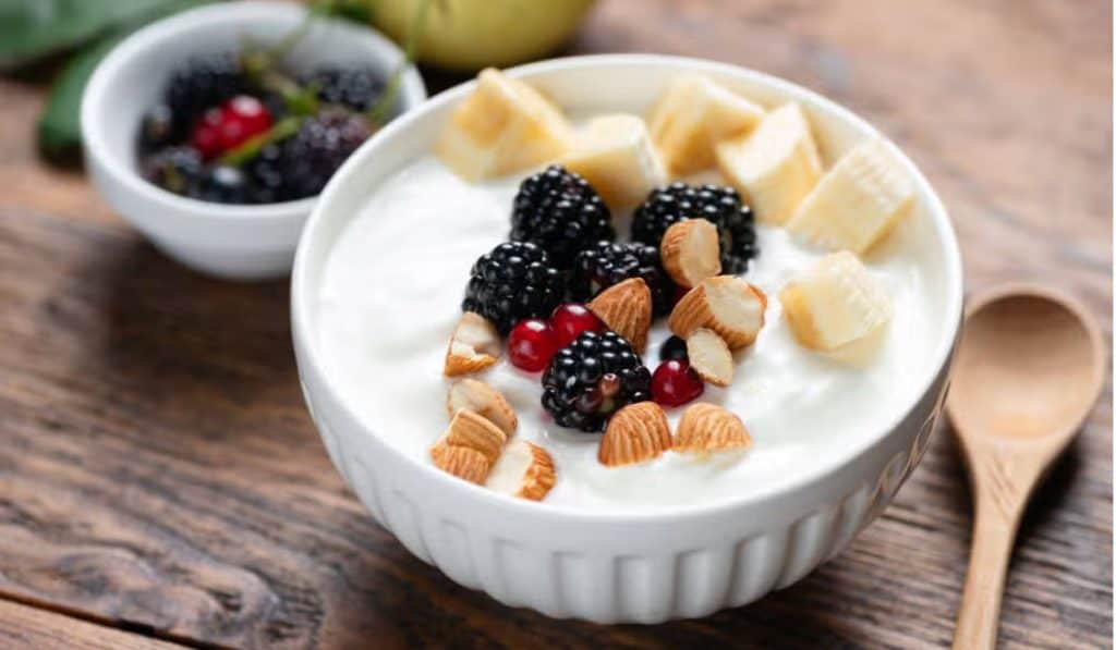 Is yoghurt gezond? Voedingswaarde, voordelen en afvallen